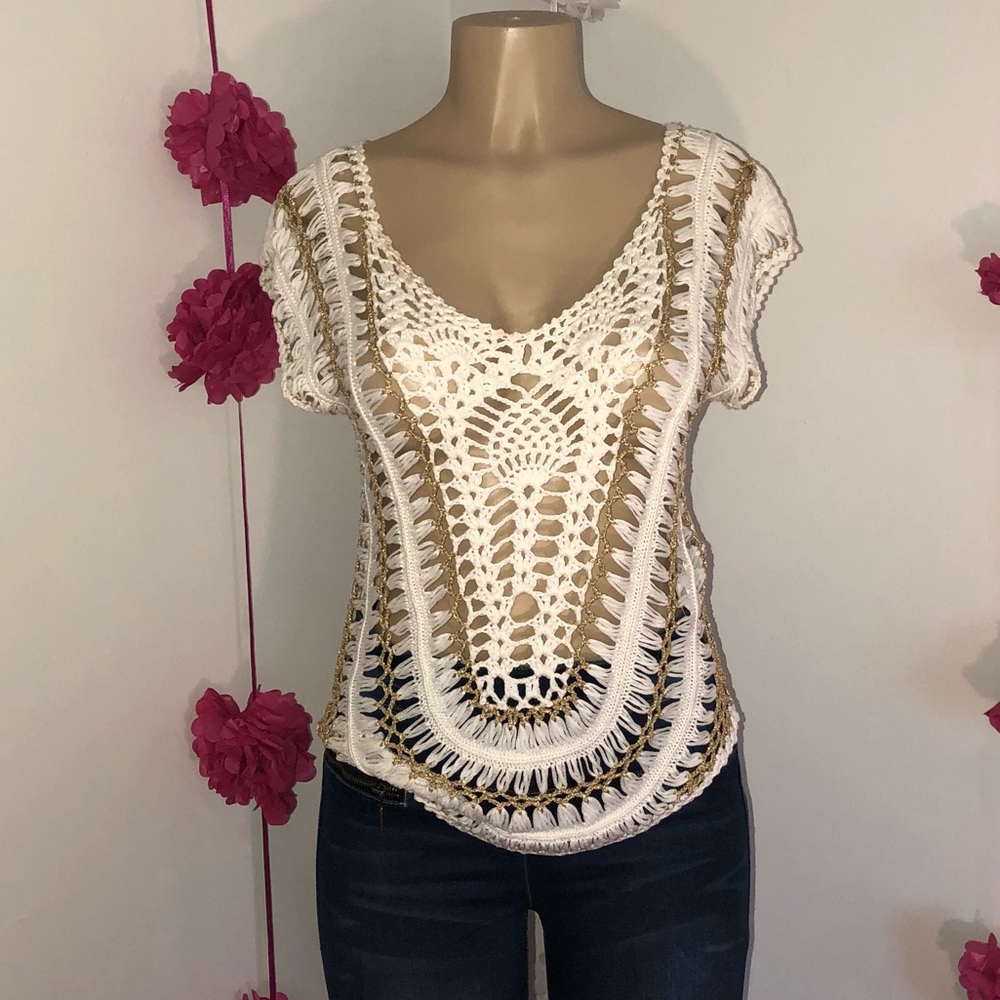 2B Bebe Crochet top